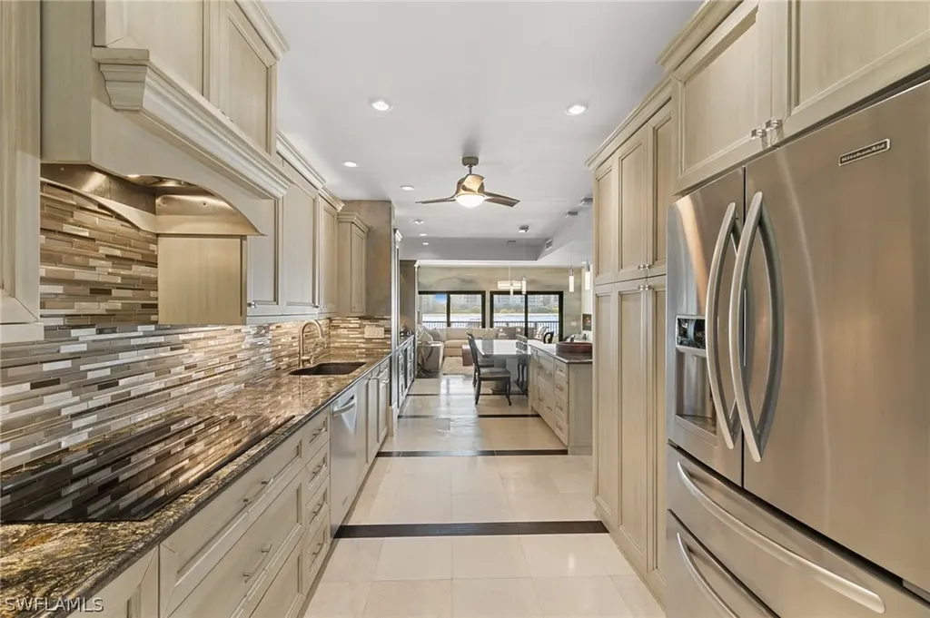 406 La Peninsula Boulevard Naples FL 34113