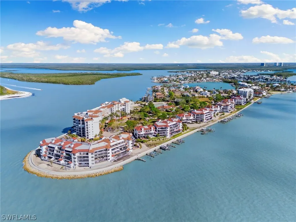 406 La Peninsula Boulevard Naples FL 34113