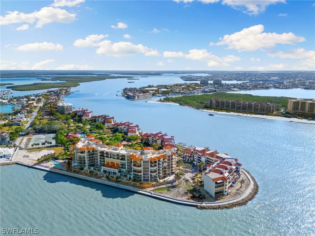 406 La Peninsula Boulevard Naples FL 34113