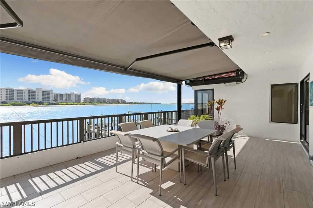 406 La Peninsula Boulevard Naples FL 34113
