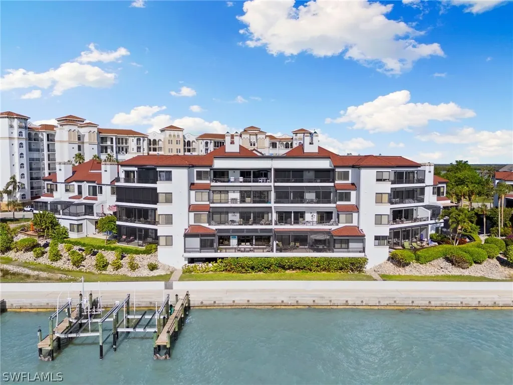 406 La Peninsula Boulevard Naples FL 34113
