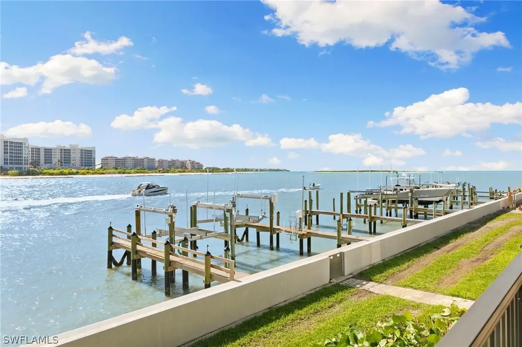 406 La Peninsula Boulevard Naples FL 34113