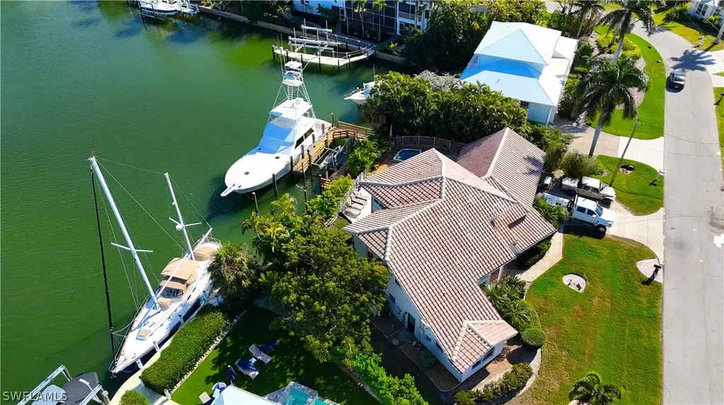 1748 Jewel Box Drive Sanibel FL 33957