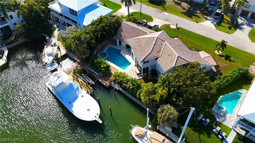 1748 Jewel Box Drive Sanibel FL 33957