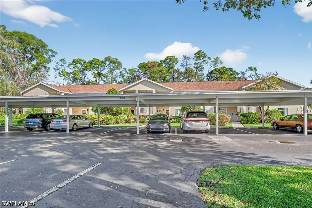 1704 Kings Lake Boulevard Naples FL 34112