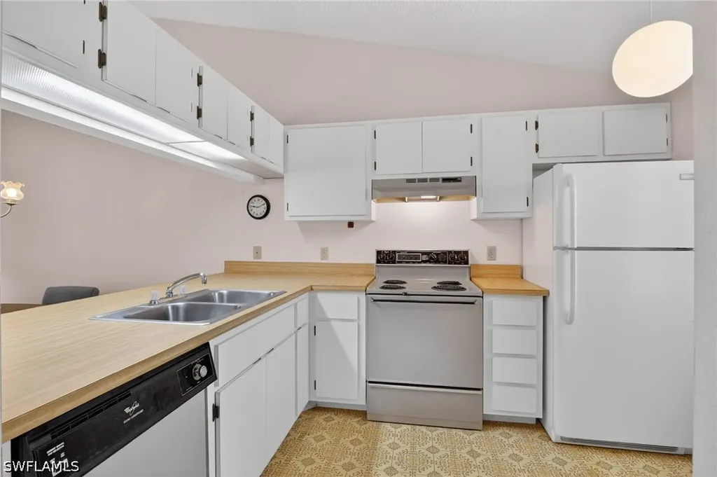 1704 Kings Lake Boulevard Naples FL 34112