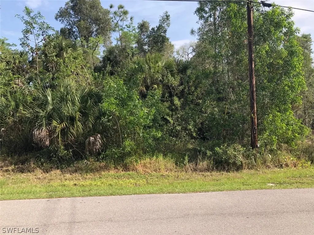 241 33rd Avenue NE Naples FL 34120
