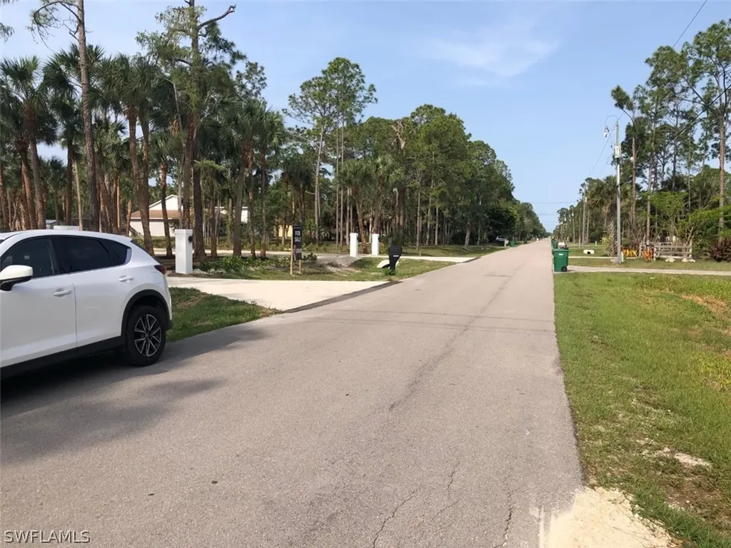 241 33rd Avenue NE Naples FL 34120