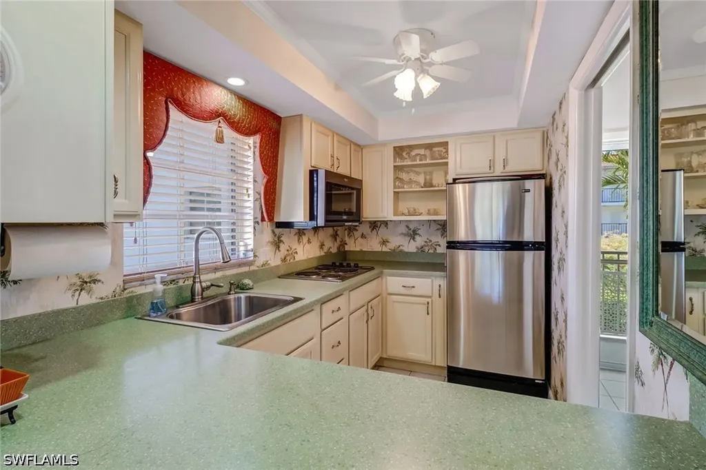 5 High Point Circle W Naples FL 34103