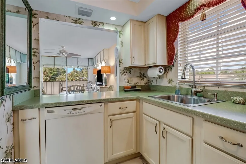 5 High Point Circle W Naples FL 34103