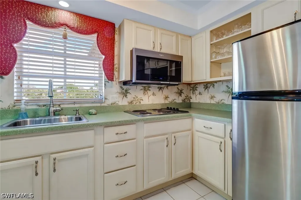 5 High Point Circle W Naples FL 34103