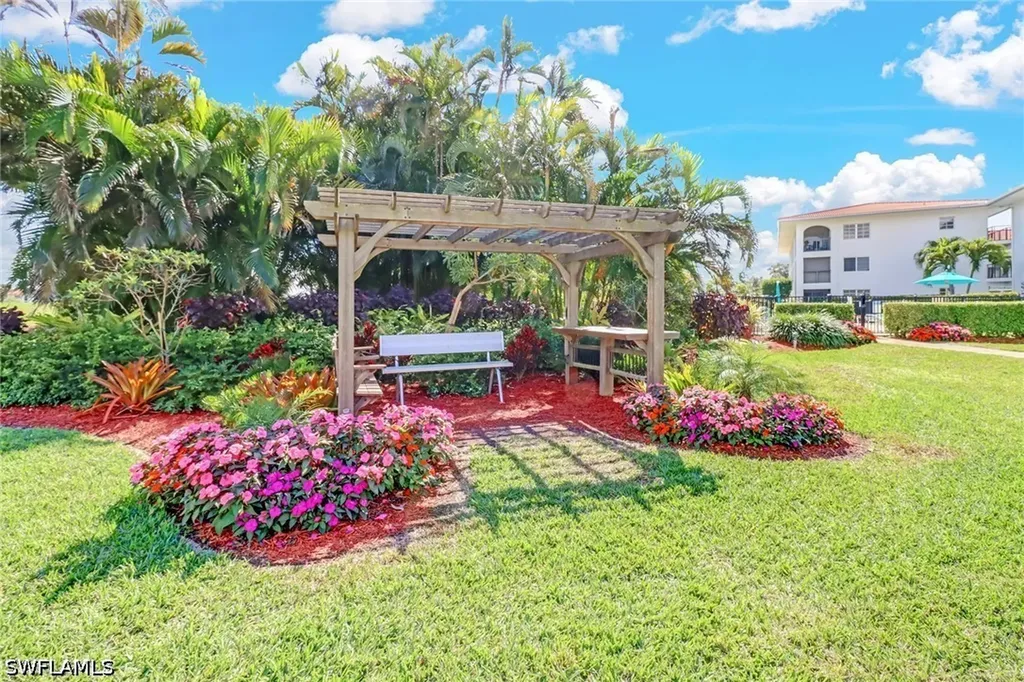 5 High Point Circle W Naples FL 34103