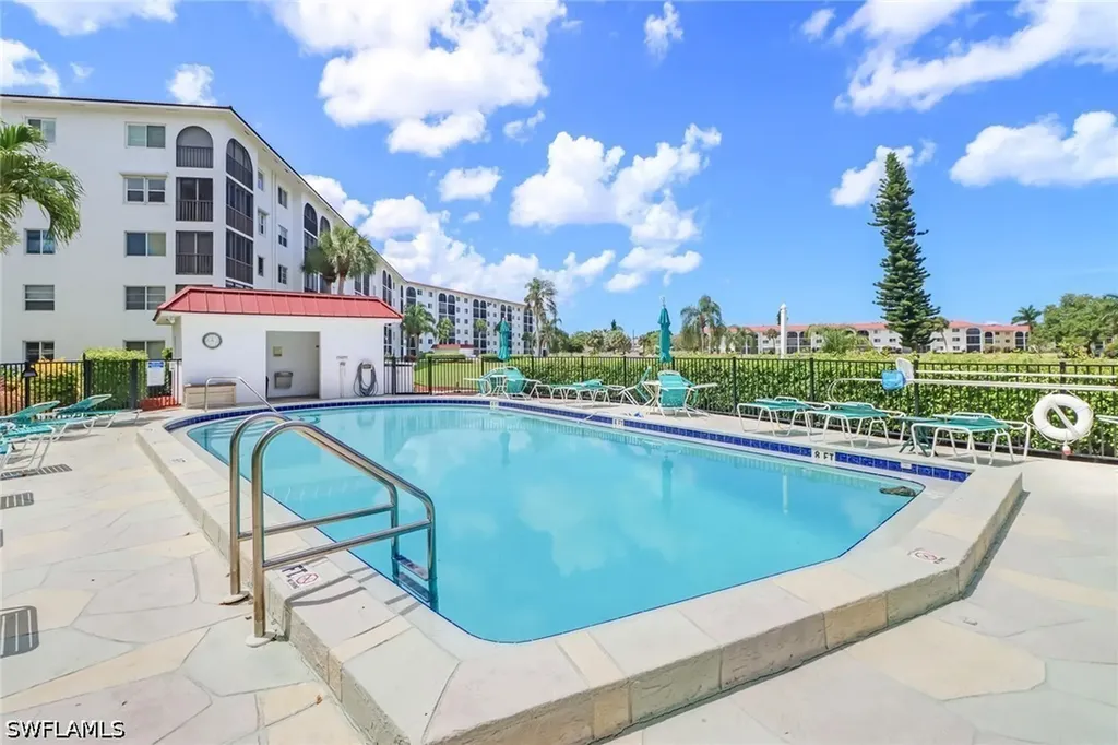 5 High Point Circle W Naples FL 34103
