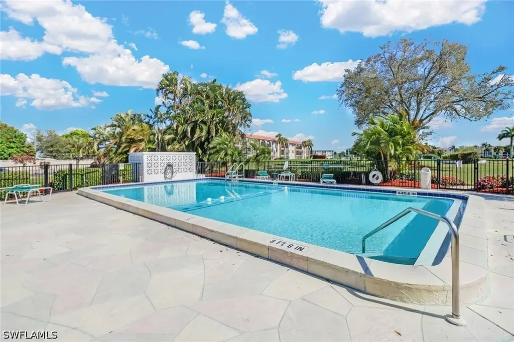 5 High Point Circle W Naples FL 34103