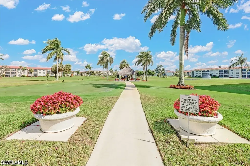 5 High Point Circle W Naples FL 34103