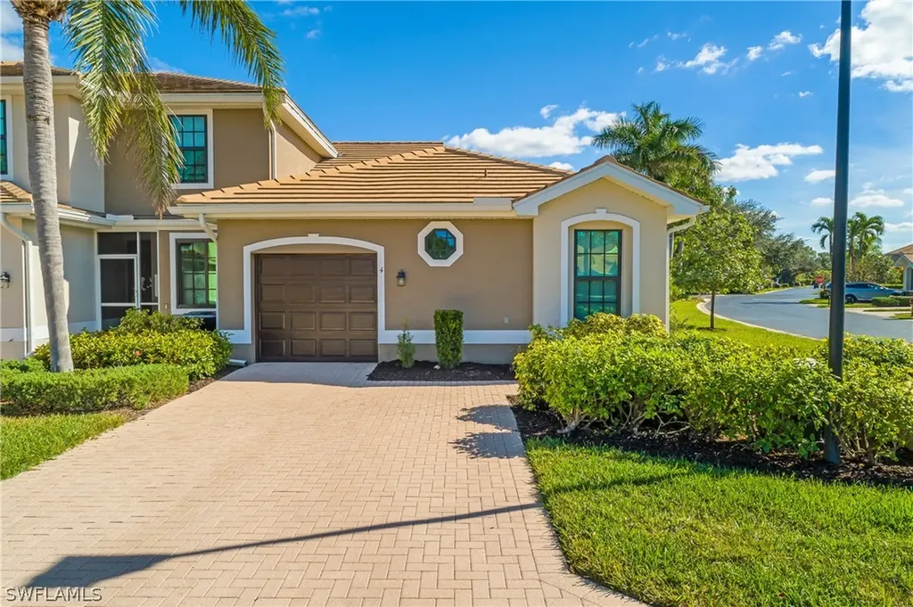 7820 Sandpine Court Naples FL 34104