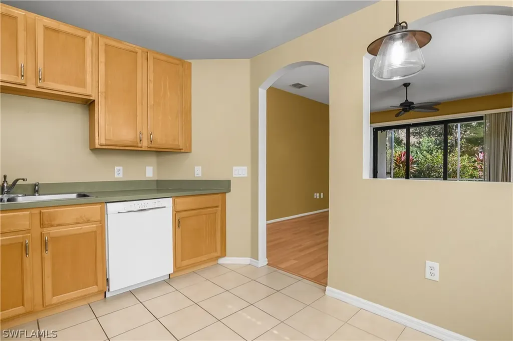 7820 Sandpine Court Naples FL 34104