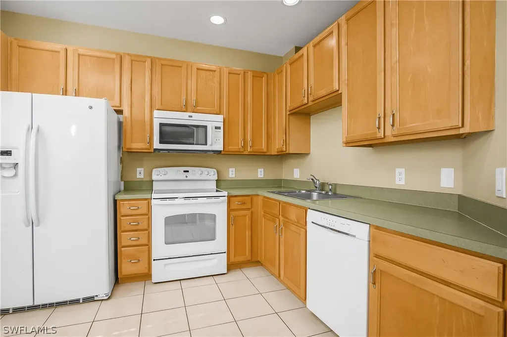 7820 Sandpine Court Naples FL 34104