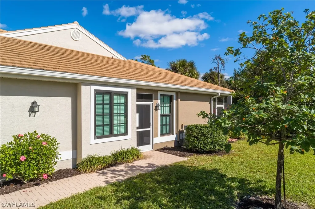 7820 Sandpine Court Naples FL 34104