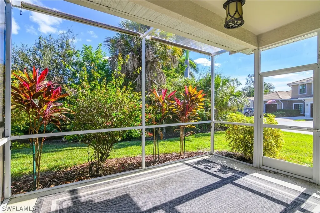 7820 Sandpine Court Naples FL 34104