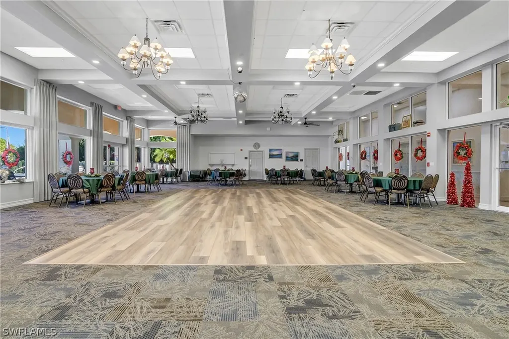 7820 Sandpine Court Naples FL 34104
