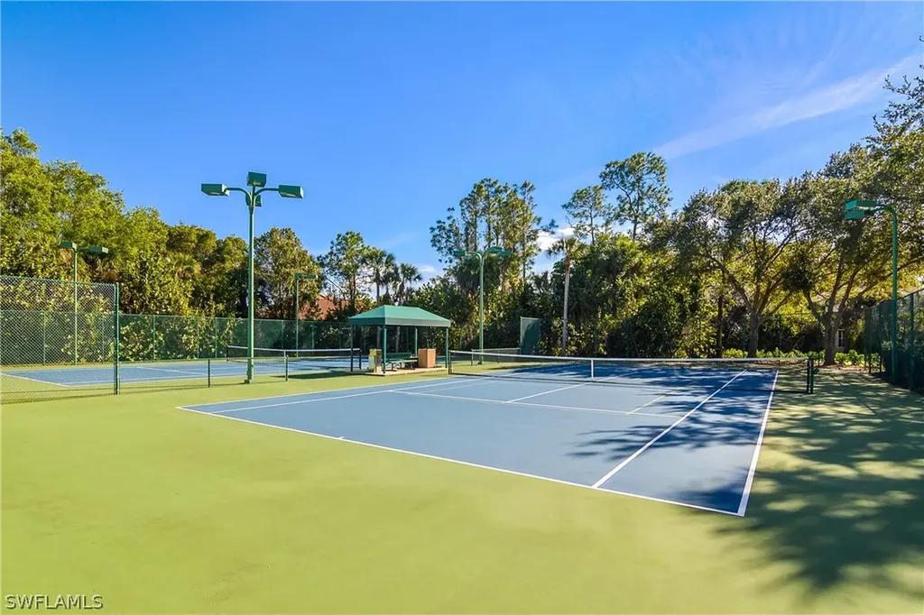 7820 Sandpine Court Naples FL 34104