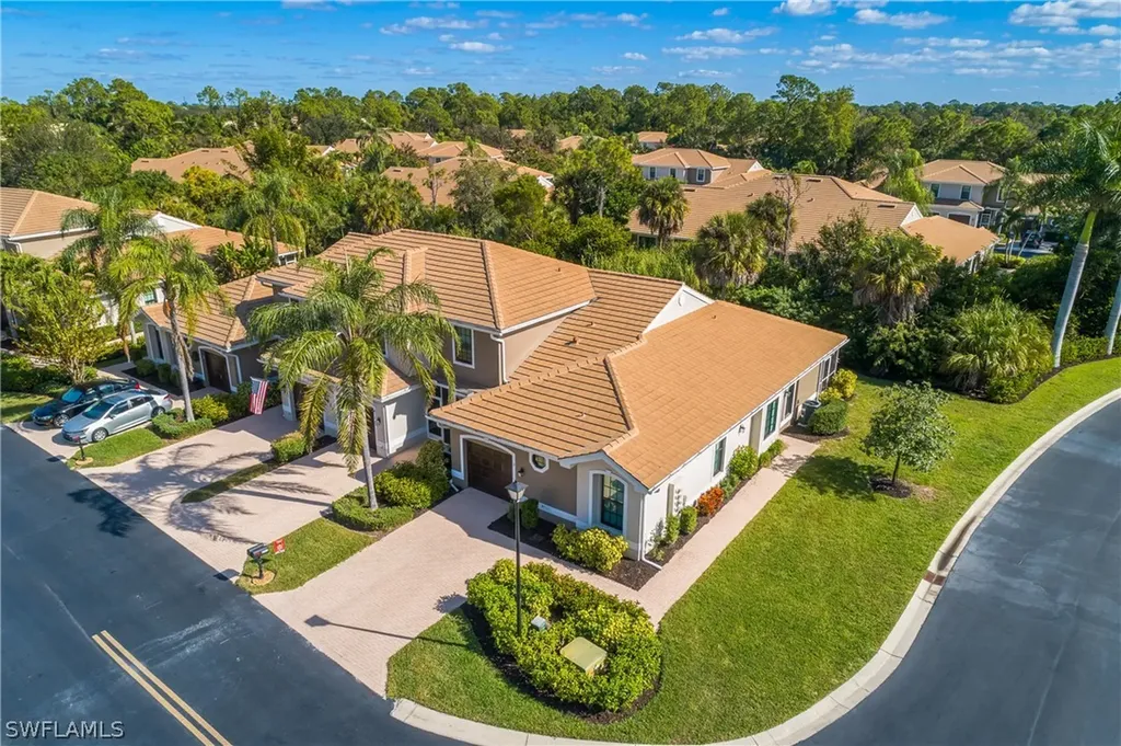 7820 Sandpine Court Naples FL 34104