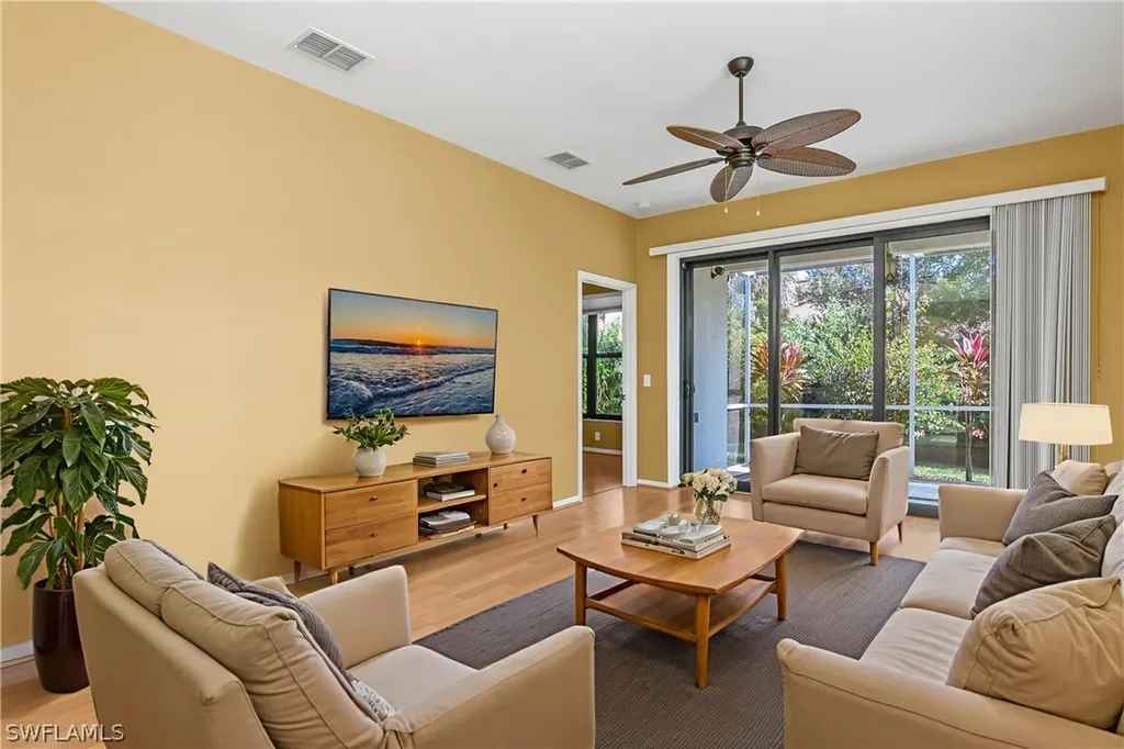 7820 Sandpine Court Naples FL 34104