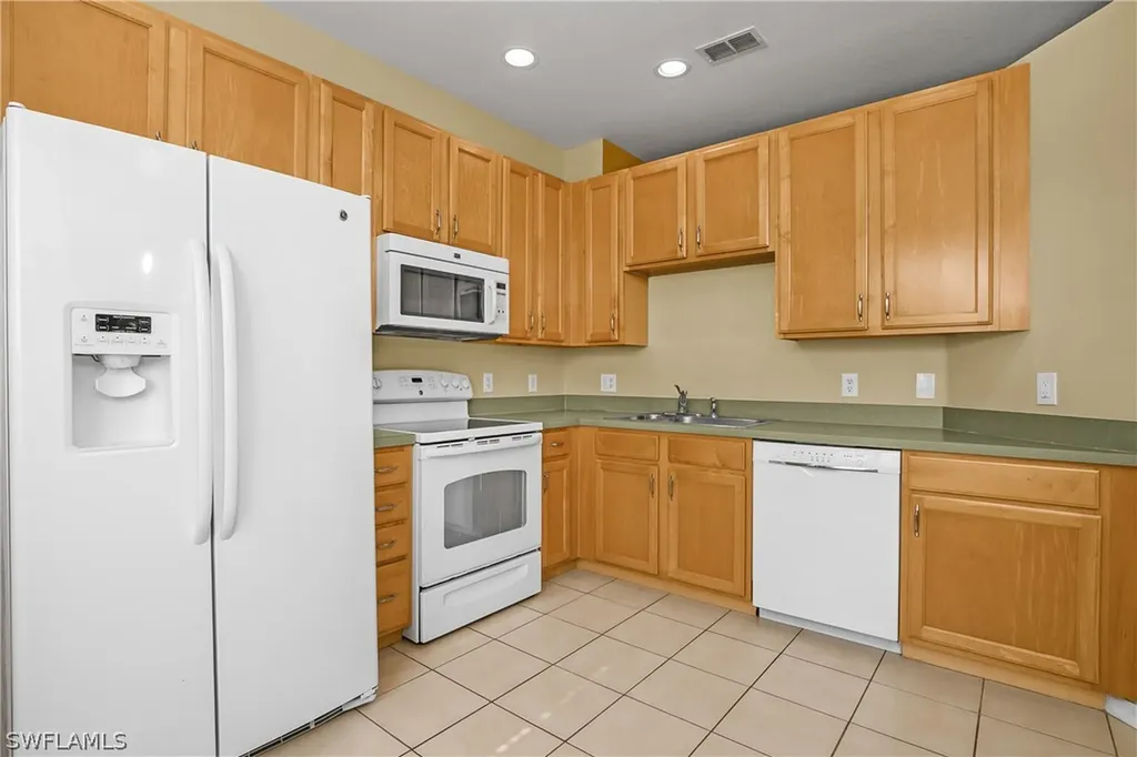 7820 Sandpine Court Naples FL 34104