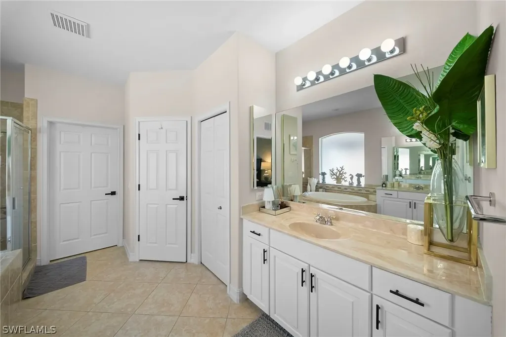14321 Manchester Drive Naples FL 34114