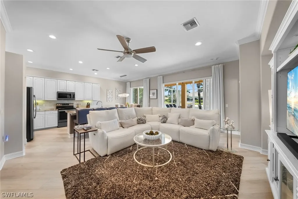 14321 Manchester Drive Naples FL 34114