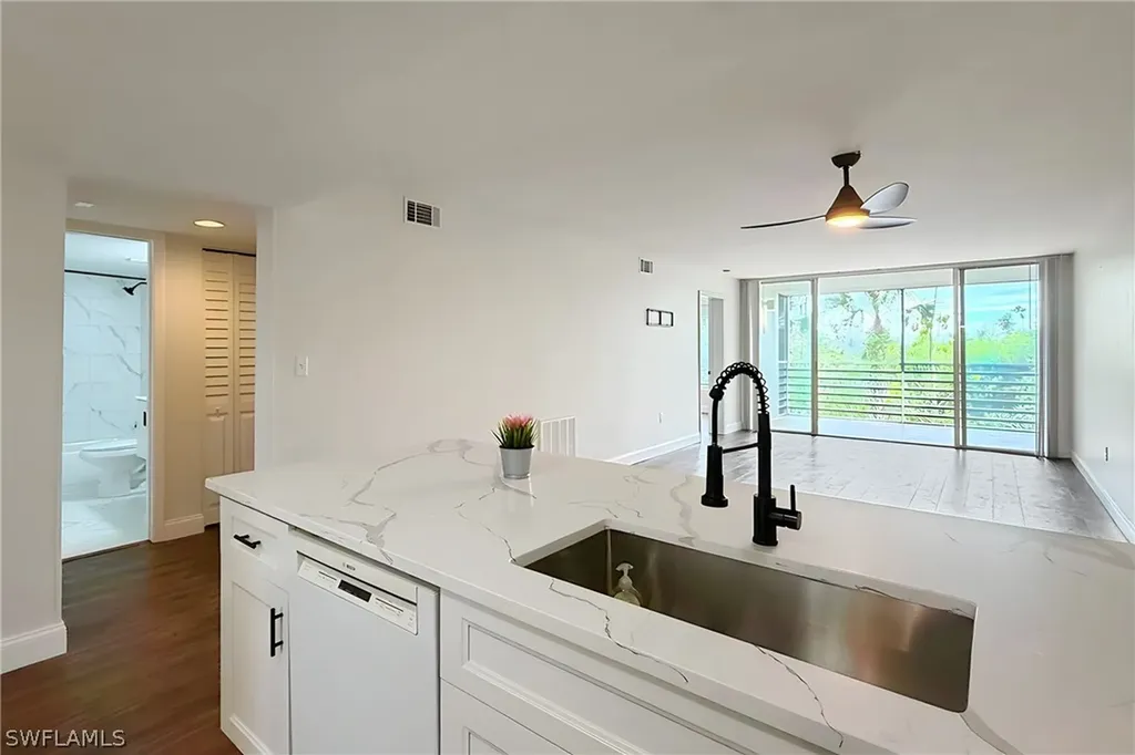 Naples FL, 15171 Cedarwood Lane, Unit 3202