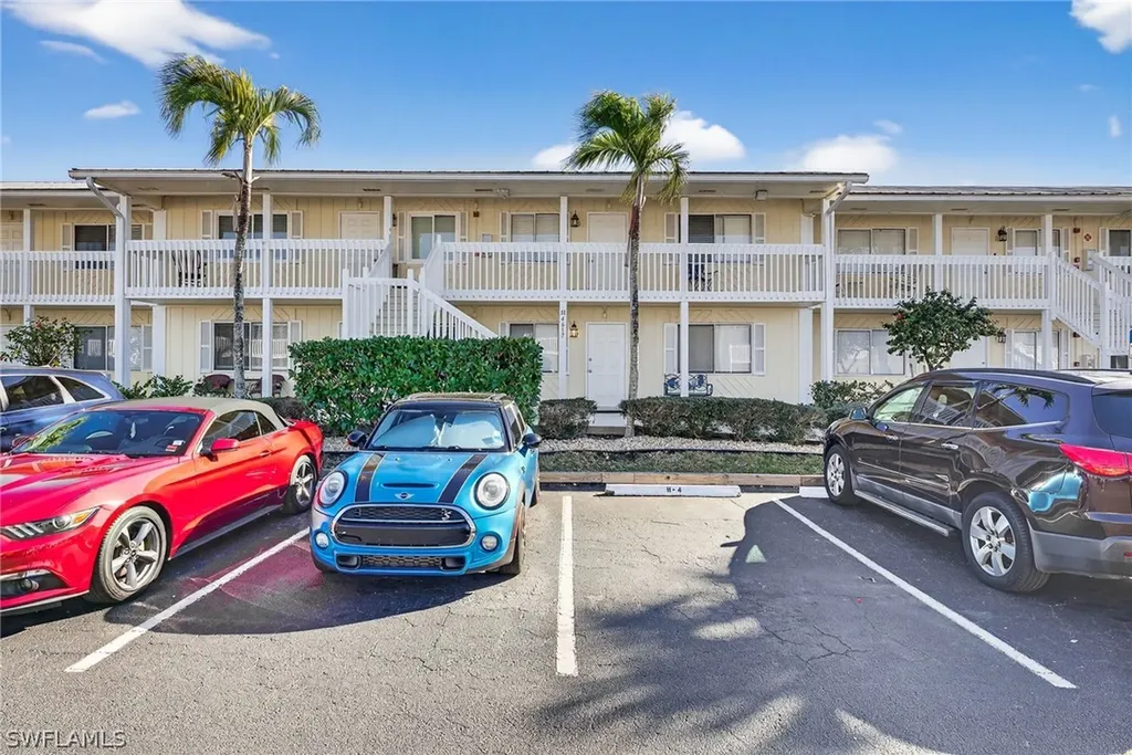 4617 Bayshore Drive Naples FL 34112