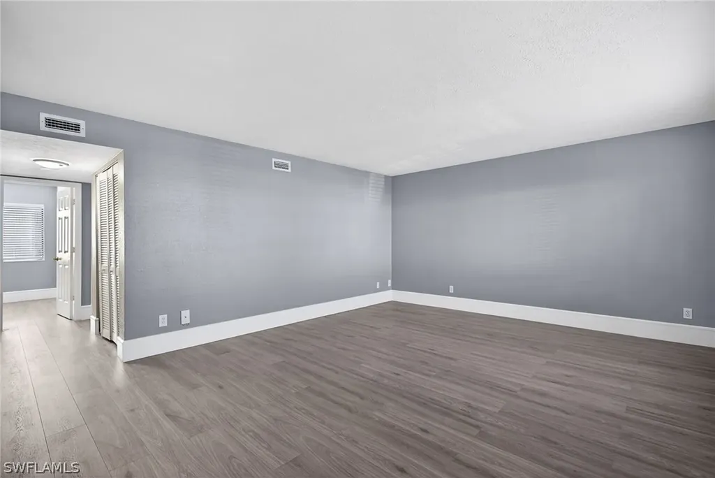 4617 Bayshore Drive Naples FL 34112