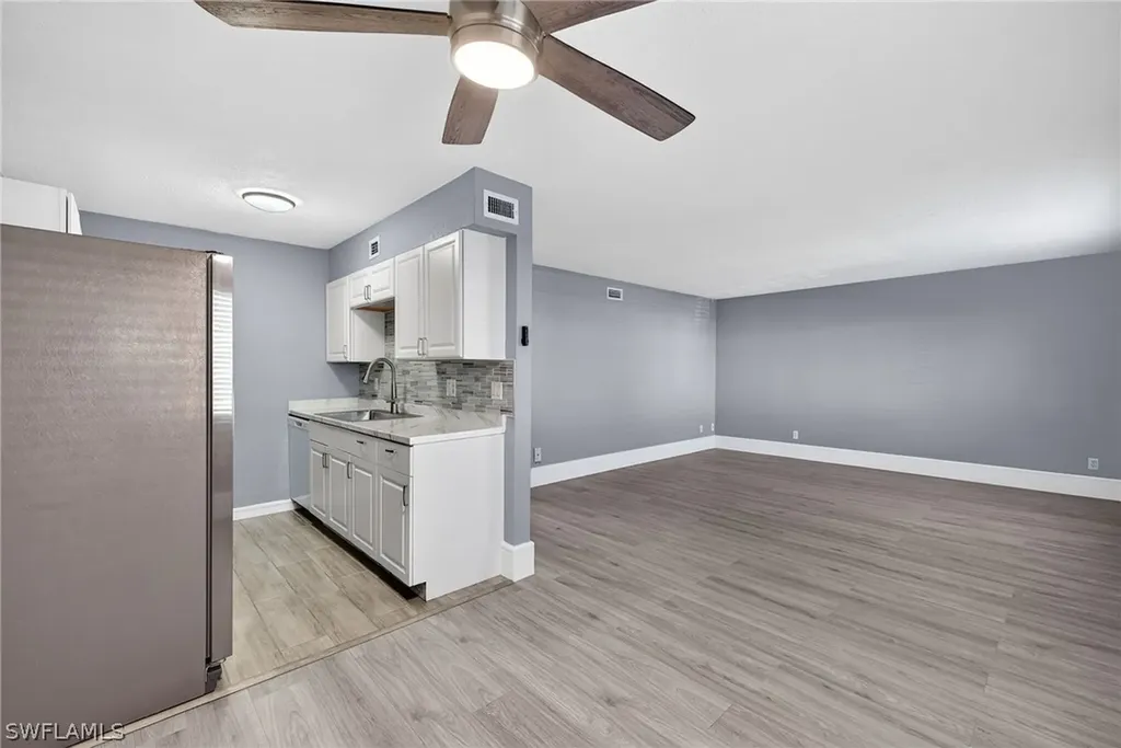 4617 Bayshore Drive Naples FL 34112