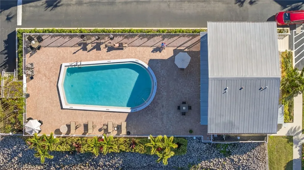 4617 Bayshore Drive Naples FL 34112