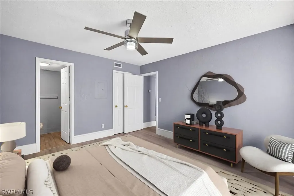 4617 Bayshore Drive Naples FL 34112