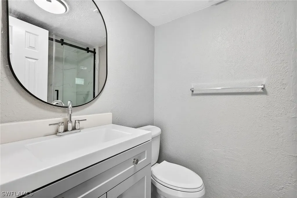 4617 Bayshore Drive Naples FL 34112