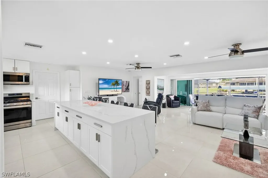 1722 SE 28th Street Cape Coral FL 33904