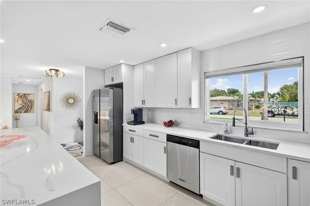 1722 SE 28th Street Cape Coral FL 33904