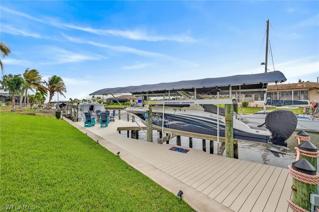 1722 SE 28th Street Cape Coral FL 33904