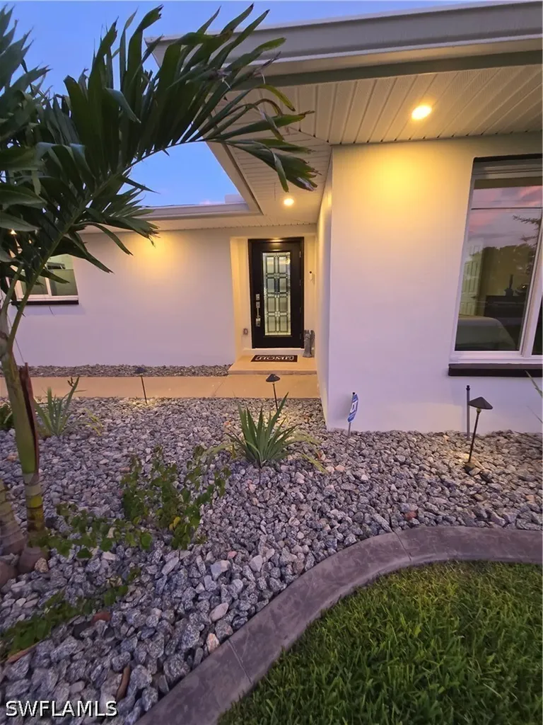1722 SE 28th Street Cape Coral FL 33904