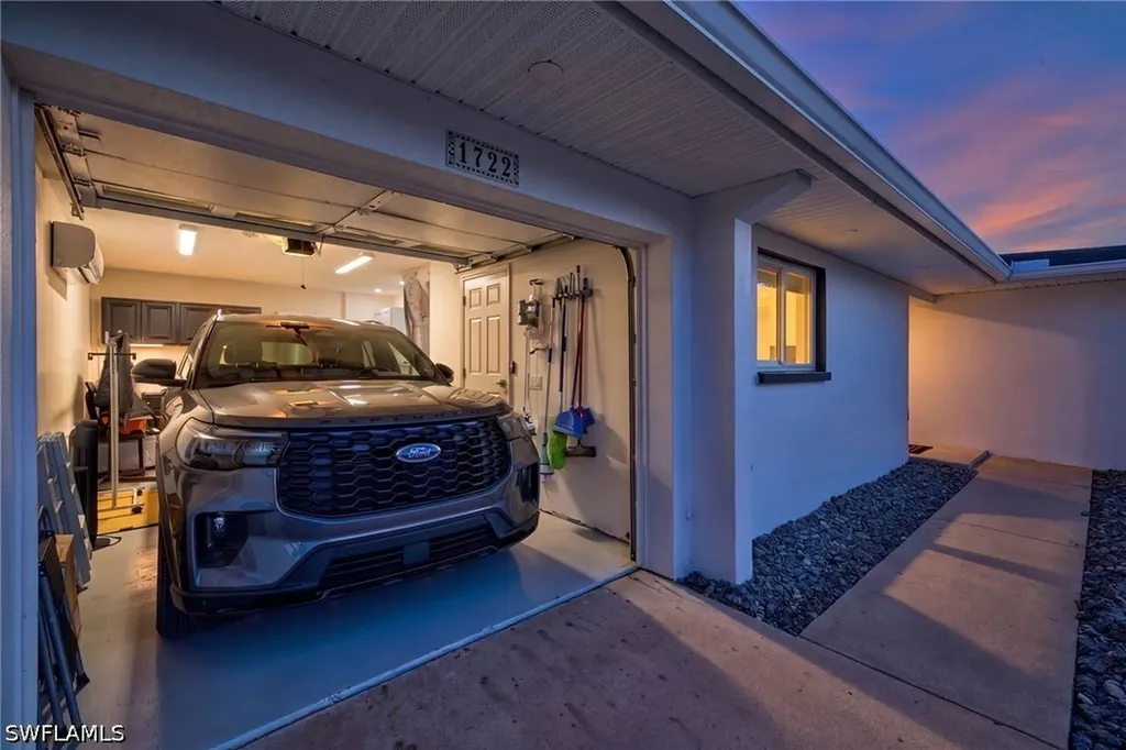 1722 SE 28th Street Cape Coral FL 33904