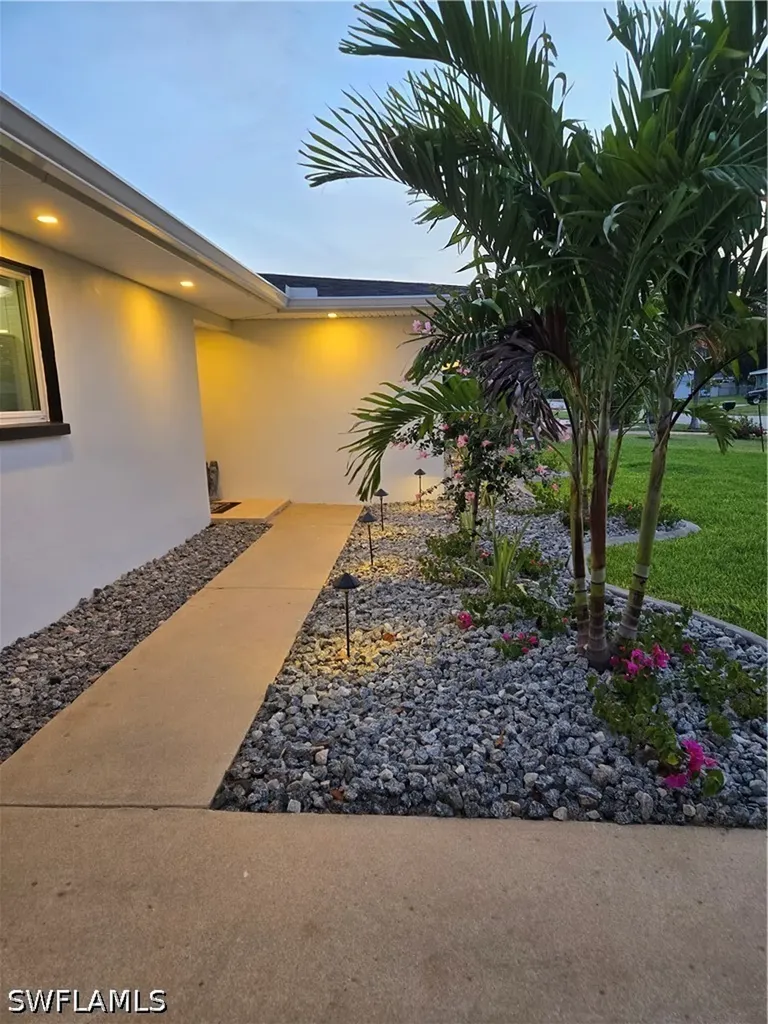 1722 SE 28th Street Cape Coral FL 33904