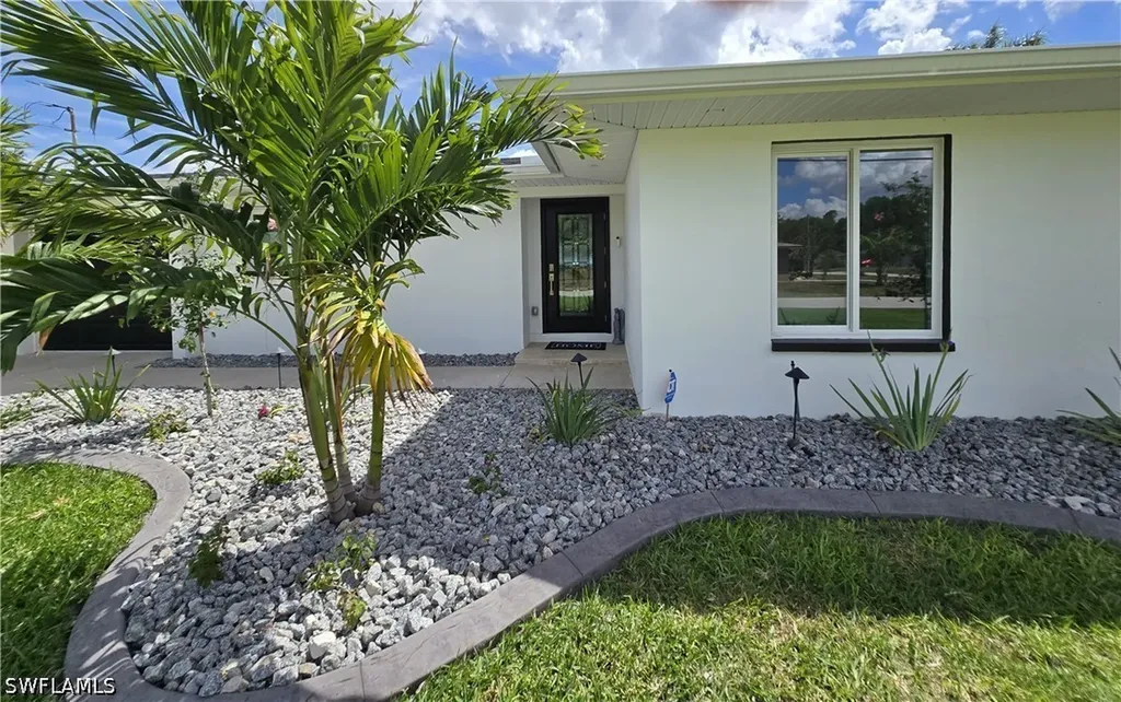 1722 SE 28th Street Cape Coral FL 33904