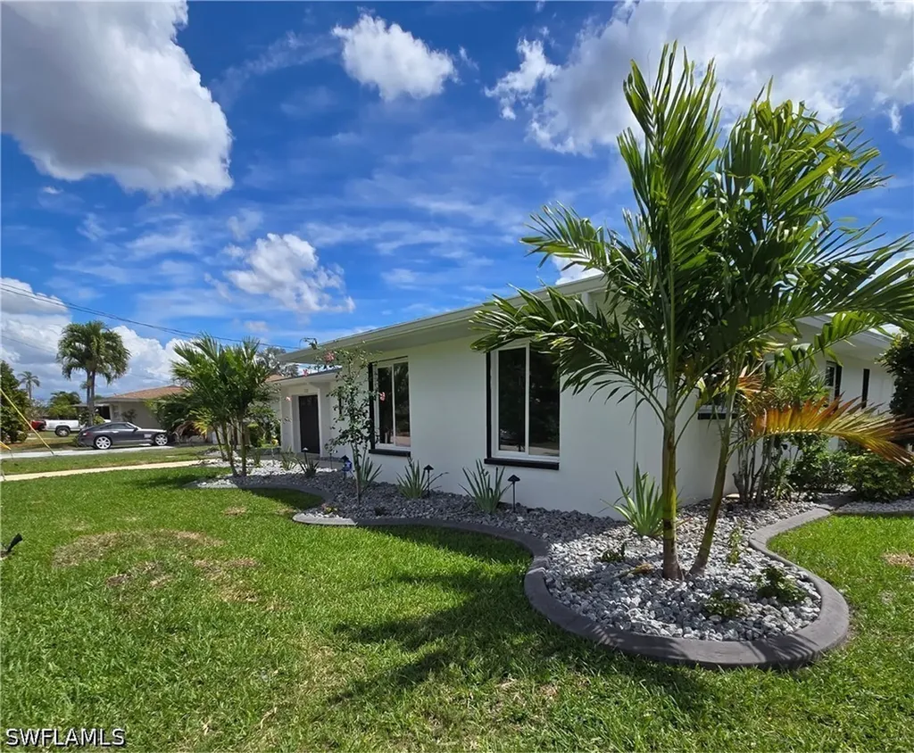 1722 SE 28th Street Cape Coral FL 33904