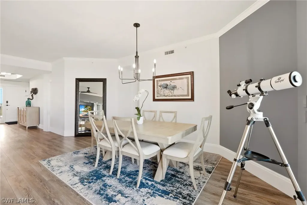 425 Cove Tower Drive Naples FL 34110