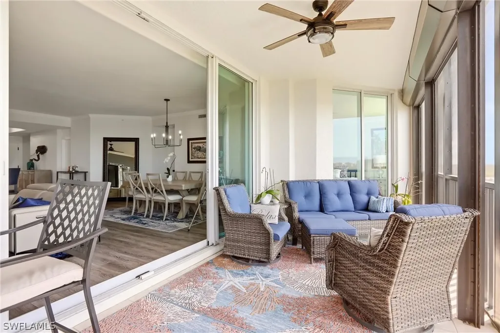 425 Cove Tower Drive Naples FL 34110