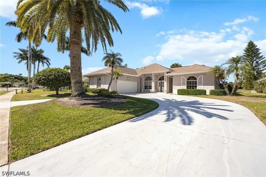 867 Saint Andrews Boulevard Naples FL 34113