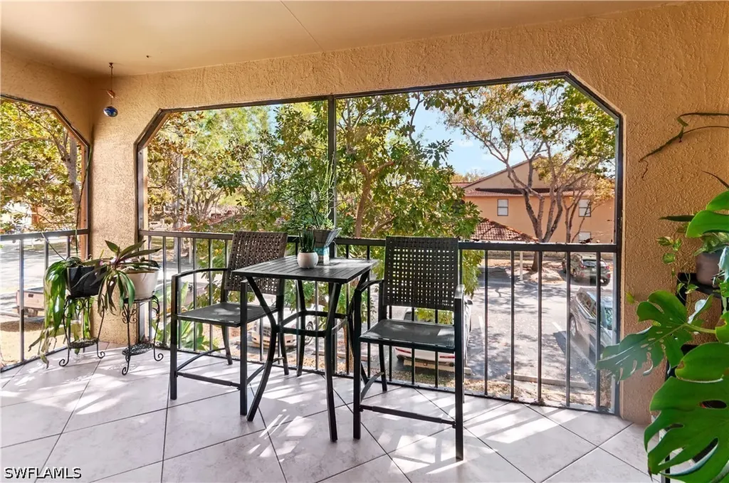 2226 Arbour Walk Circle Naples FL 34109